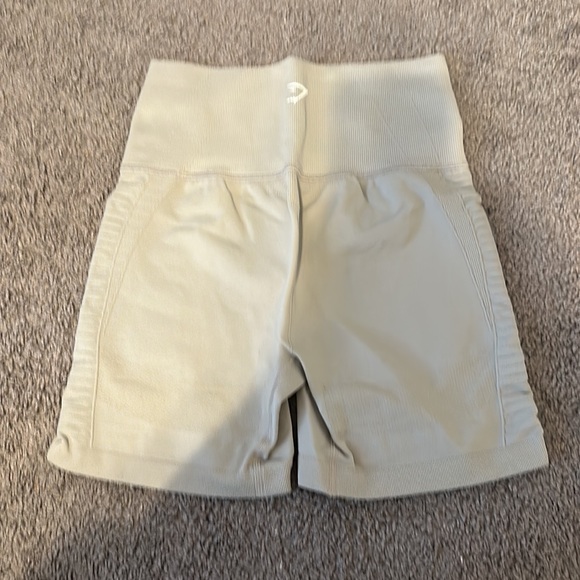 GYMSHARK ENERGY SHORTS - Picture 4 of 4